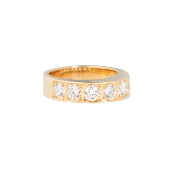 Ring mit 8 Brillanten von  zus. ca. 2 ct,