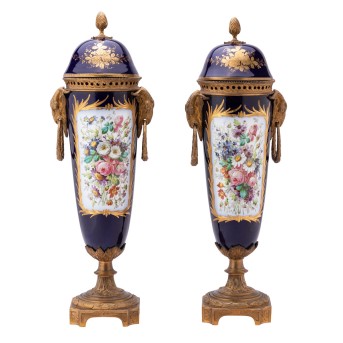 SEVRES SÈVRES Paar Deckelwasen, um 1900