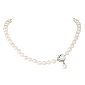 Perlkette mit 50 Akoya-Zuchtperlen,