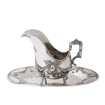 OVALE SAUCIERE MIT TROPFENSCHALE, 800er. Silber