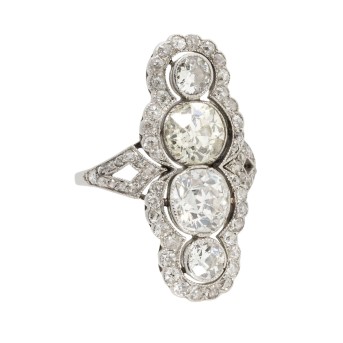 ART DECO Ring mit 4 Altschliffdiamanten