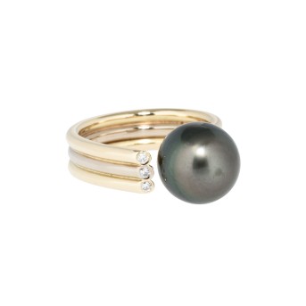 Ring mit schwarzer Perle,