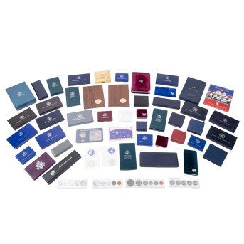 USA, small plastic tub with modern