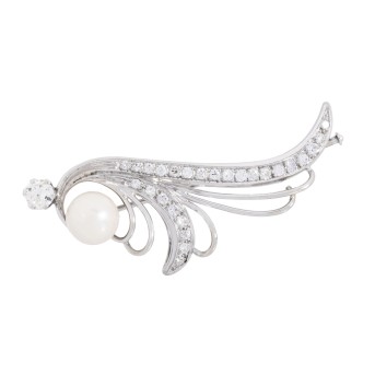 Brosche mit Perle und Diamanten zus. ca. 0,95 ct,