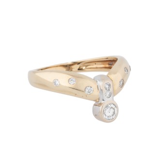 Ring mit 9 Brillanten,