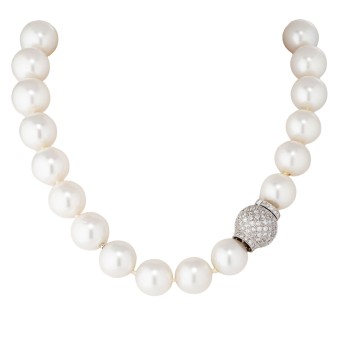 Exceptional South Sea pearl necklace! 