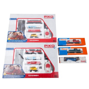 PIKO/ROCO 2 Starter Sets and 2 Locomotives, H0 Gauge,