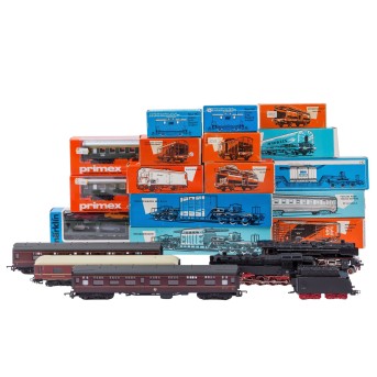 MÄRKLIN Konvolut aus 2 Lokomotiven und 19 Wagen, Spur H0,