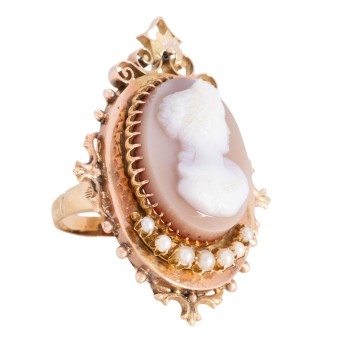 Ring mit Lagensteinkamee und Perlen,