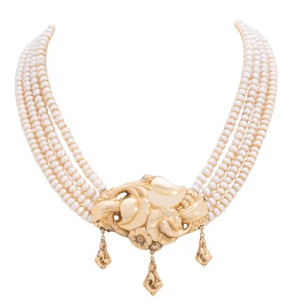 Perlencollier mit antikem Mittelteil,