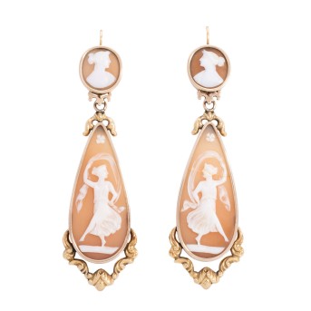 Ohrhänger mit Muschelkameen,