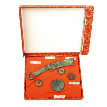 China/Bronze - 5-piece souvenir set