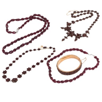 Konvolut 5-teilig aus Granatschmuck,