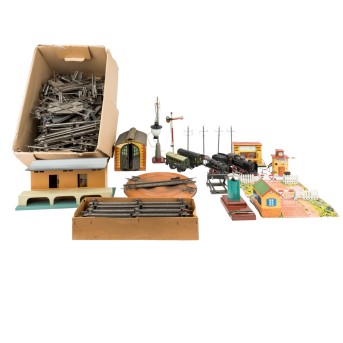 including MÄRKLIN/BING/MECCANO large collection of model railroad accessories, mostly 0-gauge,