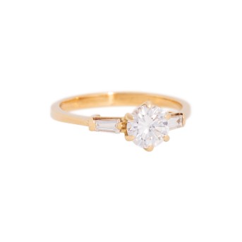 Ring mit Diamanten,