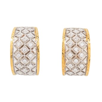 Pair of stud earrings with 40 diamonds