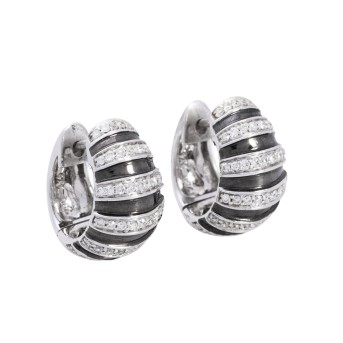 Folding hoop earrings with diamonds totaling approx. 0.45 ct,