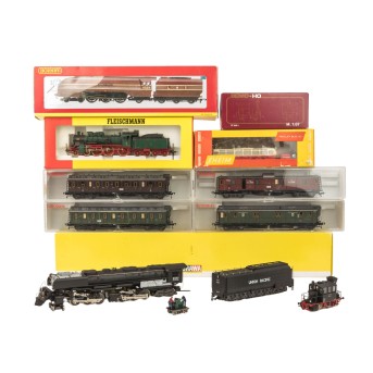 u.a. FLEISCHMANN/BRAWA Konvolut aus 7 Lokomotiven und 4 Wagen, Spur H0,