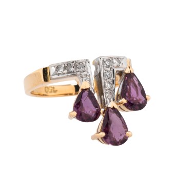 Ring mit 3 Rubintropfen und Brillanten,