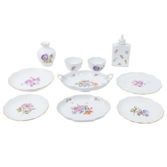 LUDWIGSBURG 10-piece set of 'floral decorations', 1st and 2nd choice, 20th century: