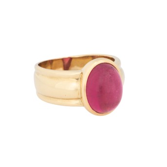 Ring mit pinkfarbenem Turmalincabochon,