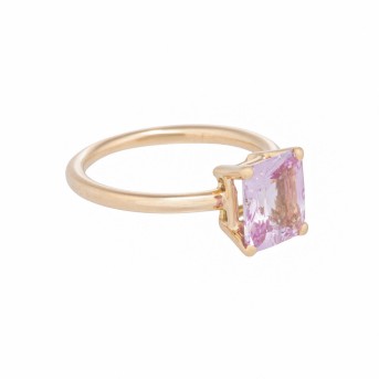 Ring mit rosa Saphir,