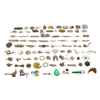 Collection of brooches and clips,