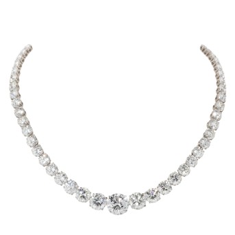 Collier mit 67 Brillanten  54,76 ct,