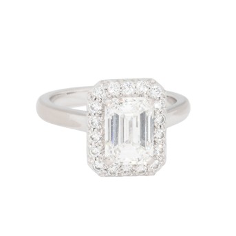 Ring mit Diamanten,