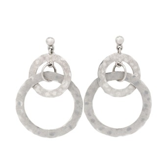 Earrings made from movable hanging rings,