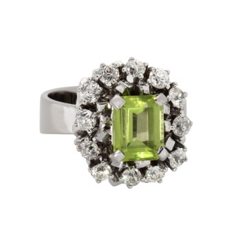 Cocktailring mit Peridot und 12 Altschliffdiamanten