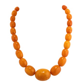 Kette aus polierten Bernsteinoliven