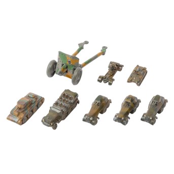 u.a. WIKING 8-tlg Konvolut Militärfahrzeuge im Maßstab 1:1250 und größer, 1930er/40er Jahre,