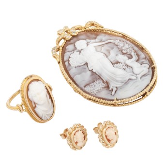 Schmuckkonvolut mit Muschelkameen und Diamanten