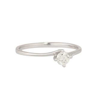 Solitaire ring with brilliant-cut diamond,