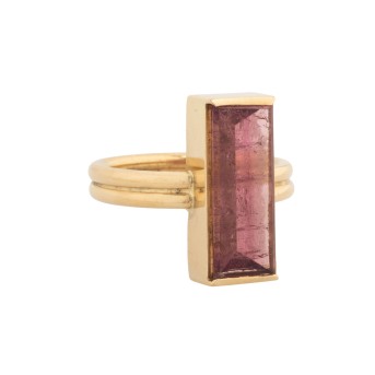 Ring mit Rubellit in rechteckigem Tafelschliff,