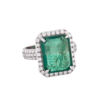 Ring mit Smaragd von 6,12 ct (punz.),