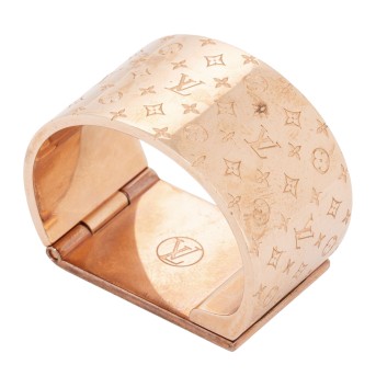 LOUIS VUITTON LOUIS VUITTON Tuchring 'NANOGRAM'.