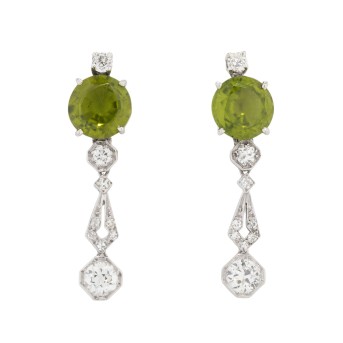 Ohrhänger mit Peridot und Diamanten zus. ca. 1,5 ct,