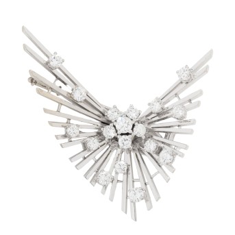 Brooch with 18 brilliant-cut diamonds totaling ca. 3 ct,