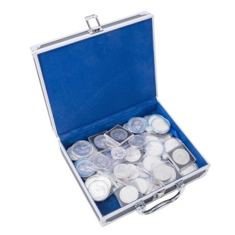 5 Mark silver pieces from the German Empire in a small case. Over 50 pieces.