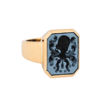 Wappenring mit graviertem achteckigem Lagenstein,