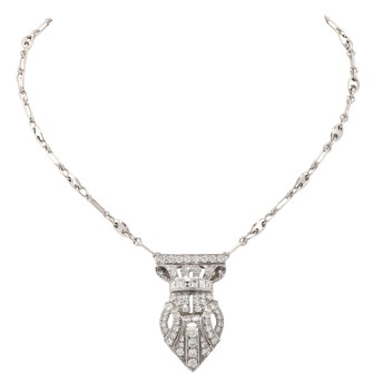 Necklace with diamonds totaling approx. 2.5 ct in the middle section,