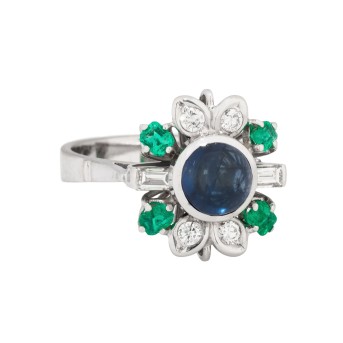 Ring with sapphire cabochon, emeralds and diamonds
