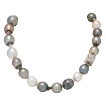 Collier aus Tahitiperlen mit Brillantschließe,