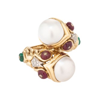Extravagant ring with 2 mabe pearls