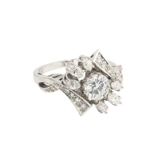Ring mit Diamanten,