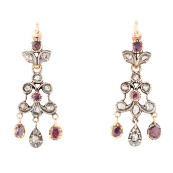 Ohrhänger zweiteilig mit Rubinen und Diamantrosen,