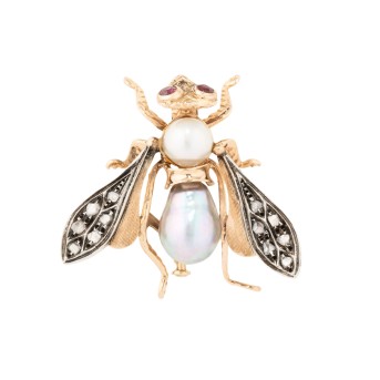 Bow tie" brooch with diamond roses