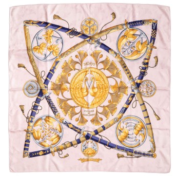 HERMÈS Seidencarré "DAIMYO PRINCES DU SOLEIL LEVANT",